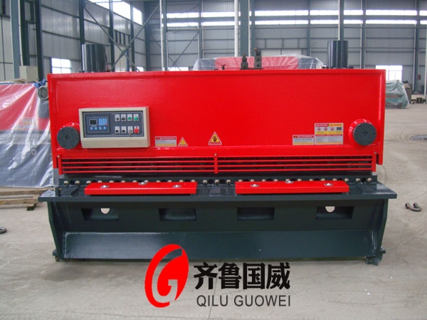 QC12Y-6-2500液压剪板机